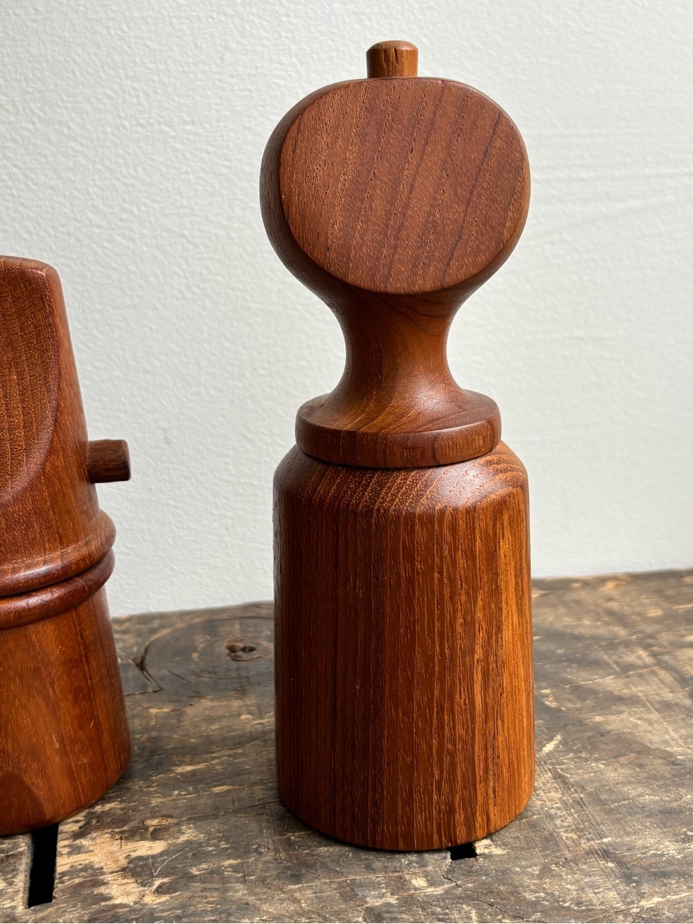 Dansk Vintage Teak Wooden Salt and Pepper Mills - Picture 8 of 11